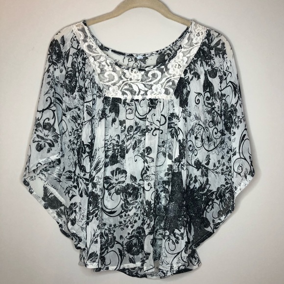 Chiffon shortsleeve blouse - Picture 1 of 8
